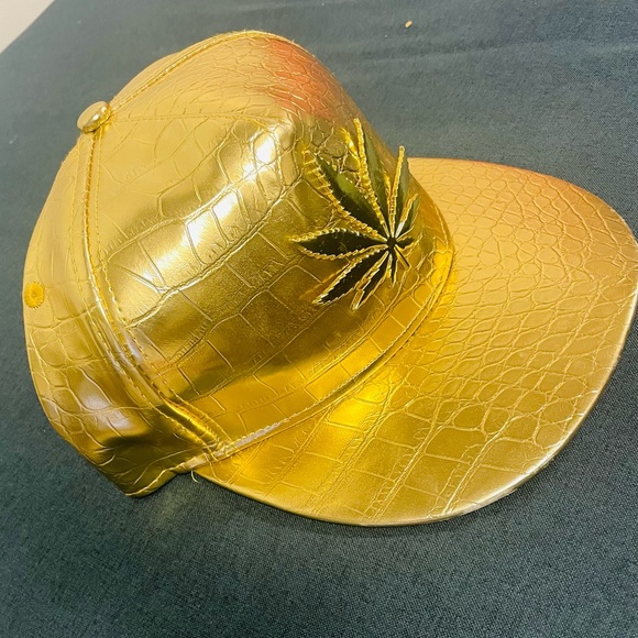 Gold Club Art Cap - Picture 2 of 3